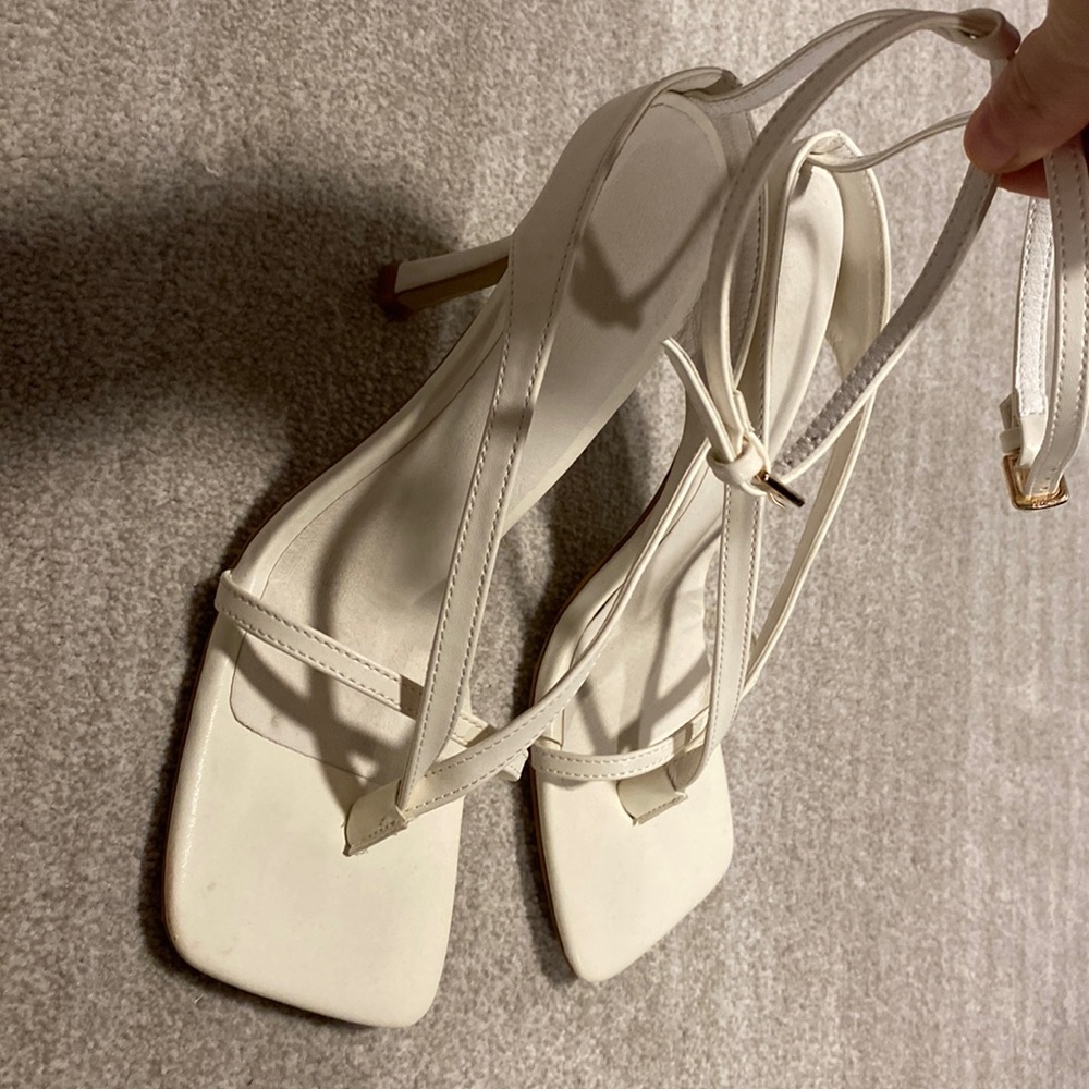 White heel size 8